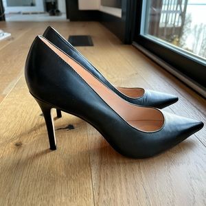 Kate spade black heel pointed toe. New York size 10 3.5 inch heel.